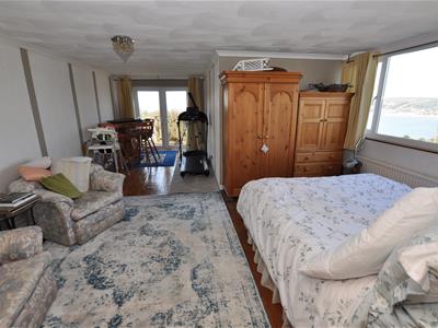 Bedroom 5 'L-shaped'